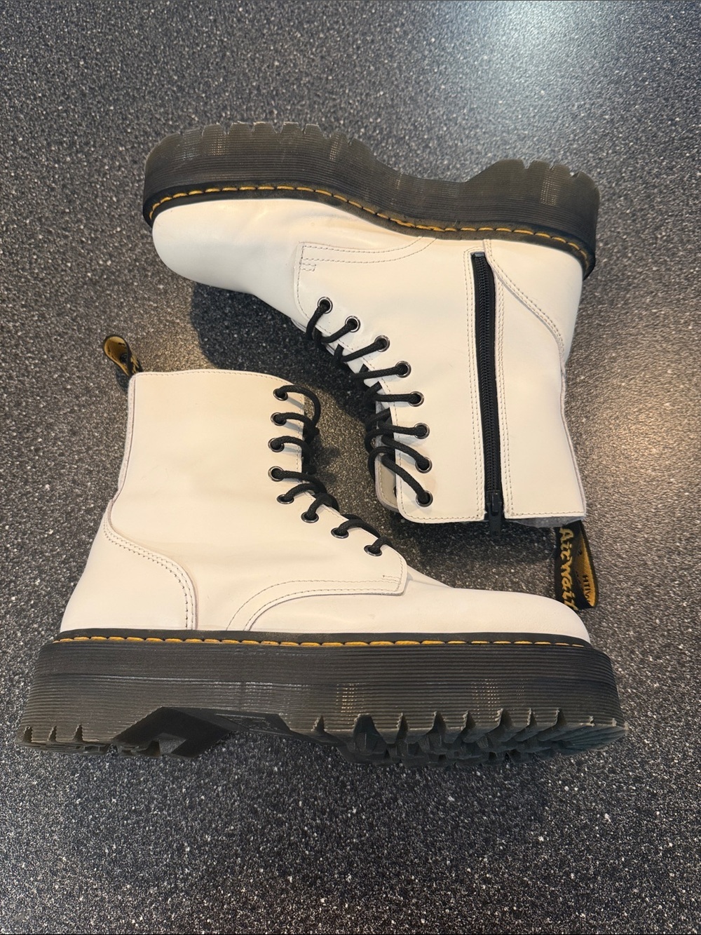 Women’s Dr. Martens White Jadon Lace-Up Boots with Black Laces - size 10 - Picture 4 of 6